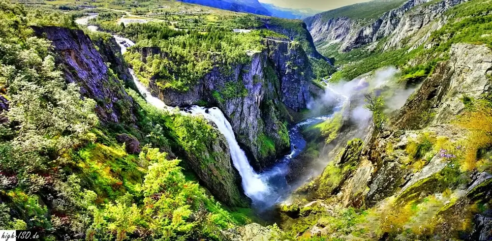 Пещерный водопад Вёрингфоссен
